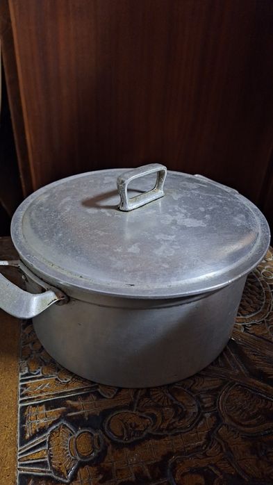 Panela em alumínio fundido 27×13