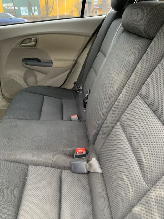 Хонда інсайт гібрид 2010р