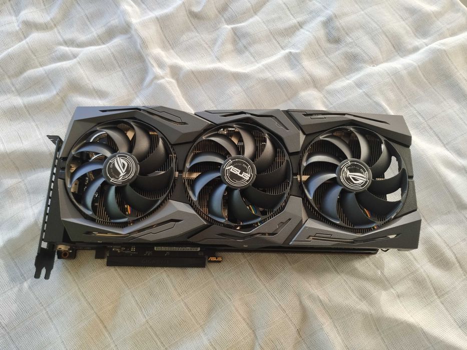 Placa Gráfica AMD RX5600XT64751783020929121