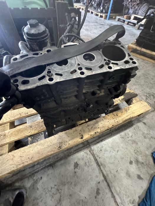 Блок низ двигуна BSY 2.0 did mitsubishi Outlander Grandis vw golf touran passat