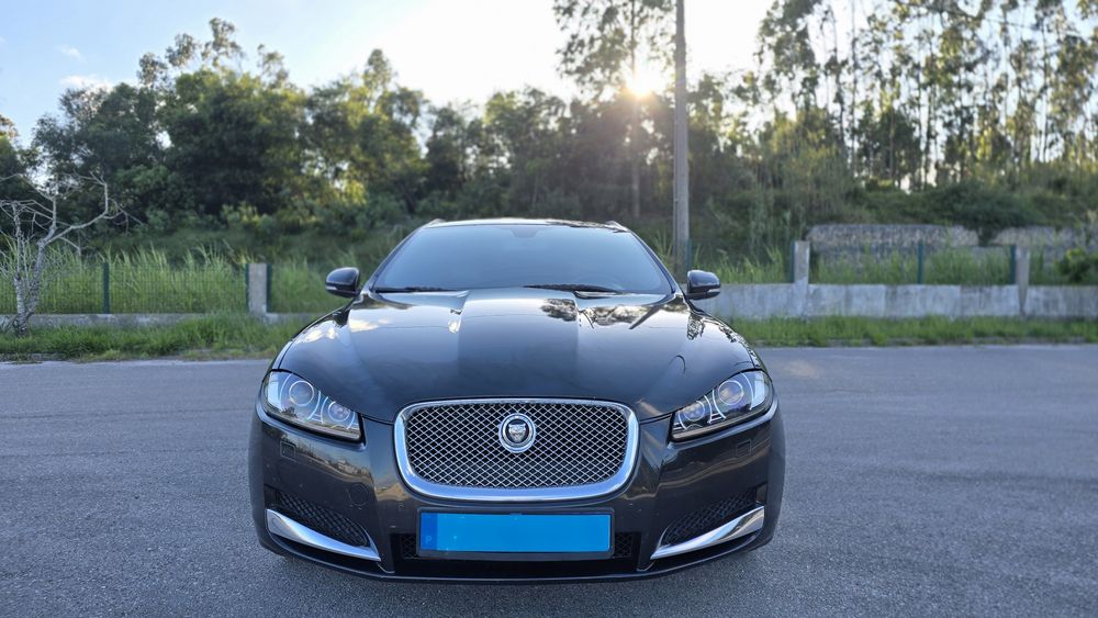 Jaguar XF 2.2 automática motor PSA baixo valor de manutenção
