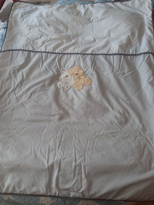 Protetor, edredão e almofada Cama de Grades Seminovo