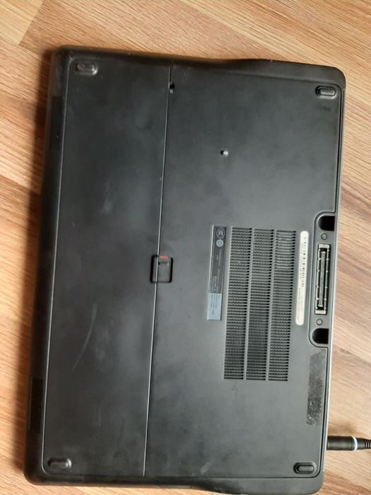 Zestaw  laptopów  cena za 3 sztuki