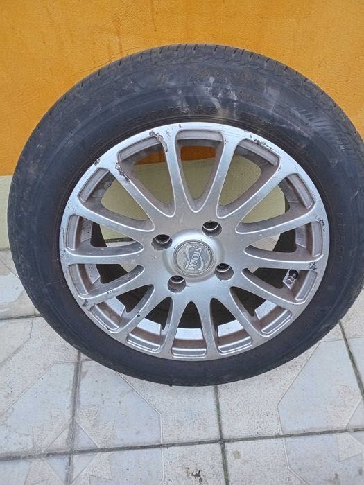 Продам  резину с дисками