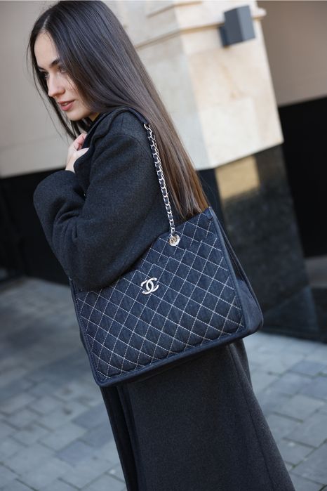 Сумка Chanel Denim Tote Bag with Wild Stitch Quilting