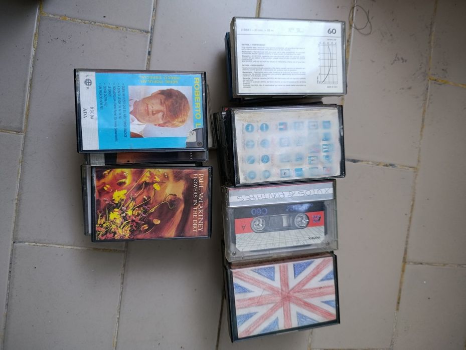 Lote de várias cassetes música