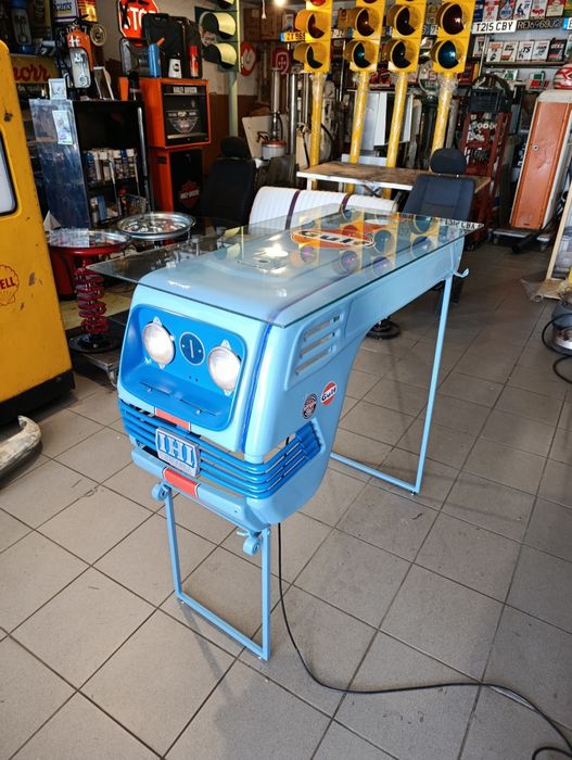 Balcão expositor trator GULF