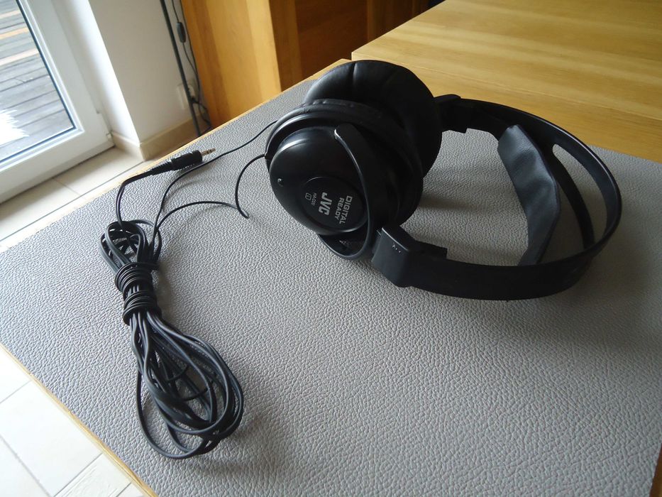 słuchawki nauszne JVC na dużą głowę plus długi kabel