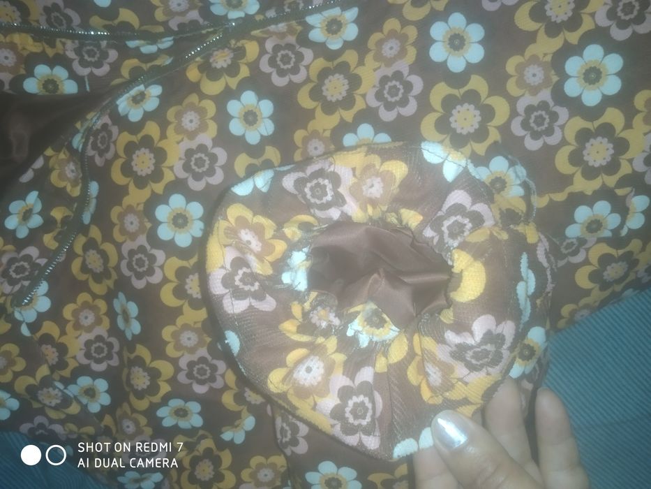 Blusão castanho florido