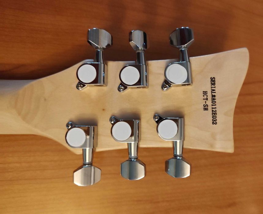 Gitara elektryczna turystyczna, Hofner, Czarna