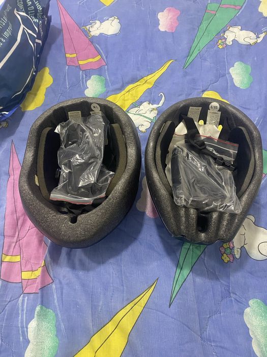 Dois capacetes novos um é tamanho-M outro S