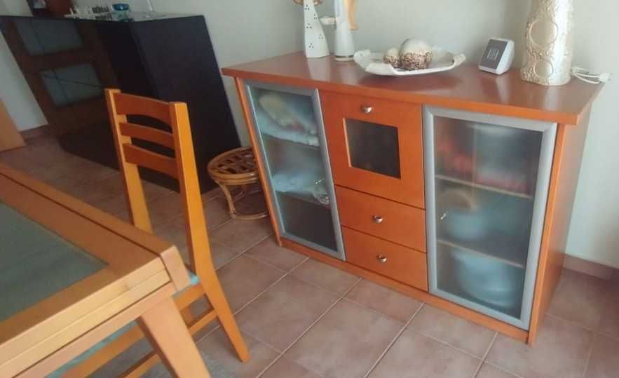 Mesa de sala e aparador