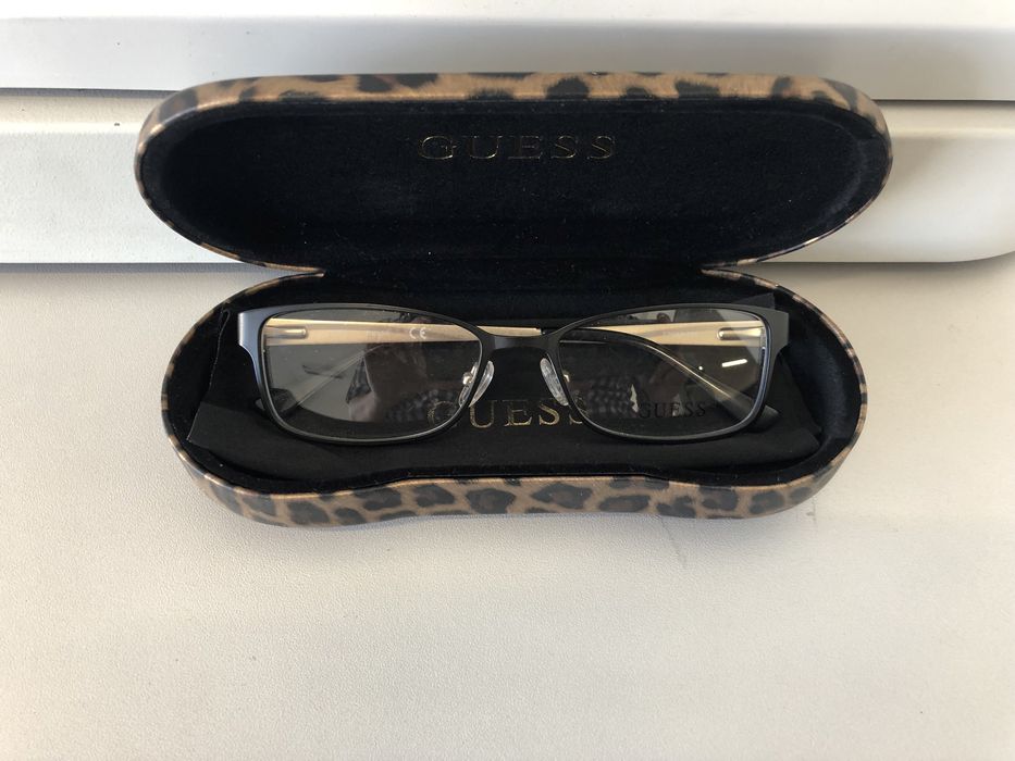 Oprawki korekcyjne Guess