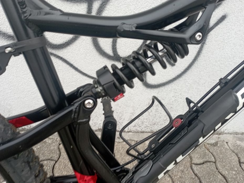 ROCKRIDER BTT ST 530 S 
Bicicleta BTT ST 530 Preto/Vermelho 27,5"