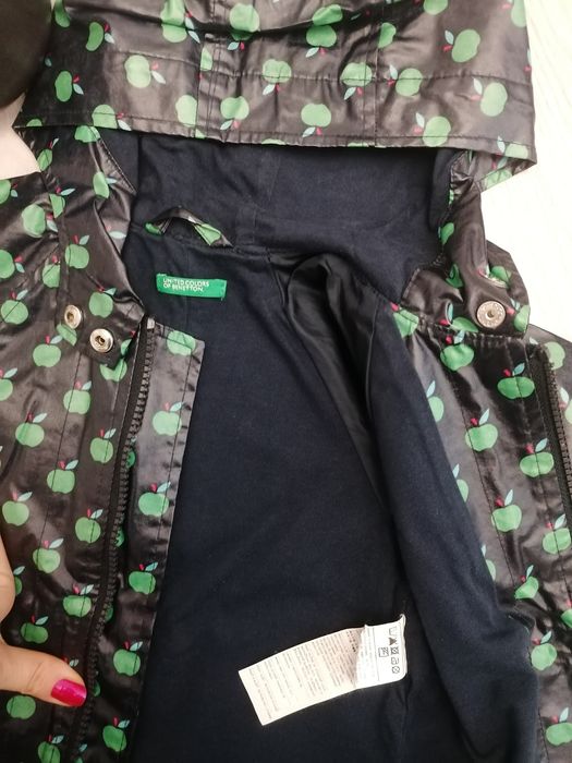 Płaszczyk przeciwdeszczowy Benetton rozm. 86-92