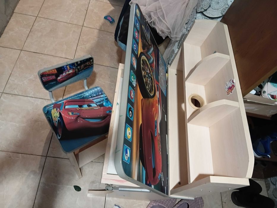 Дитяча парта зі стільцем