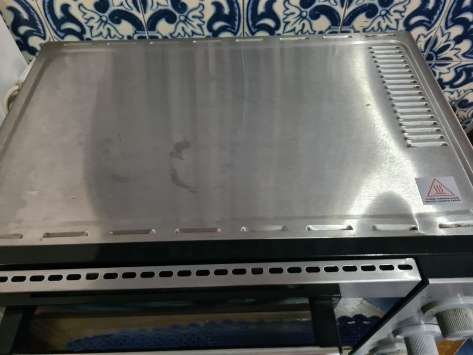 Forno elétrico em muito bom estado