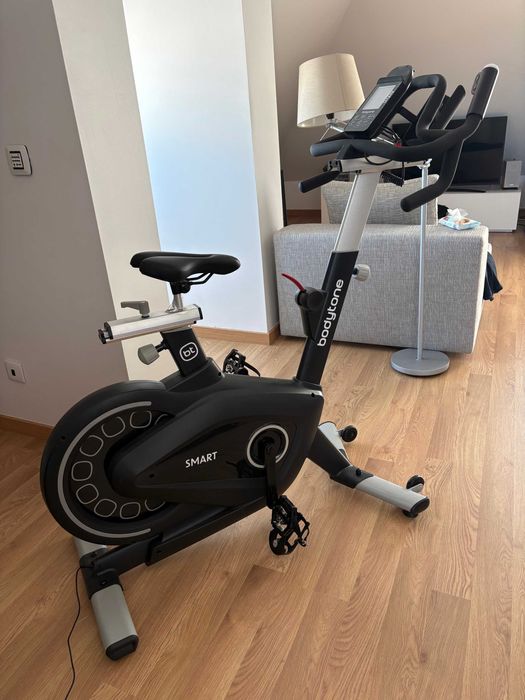Bicicleta Estática Bodytone Smart Bike Ciclo Indoor (SMB1 v3) NOVA (Nunca Usada) – Oportunidade!