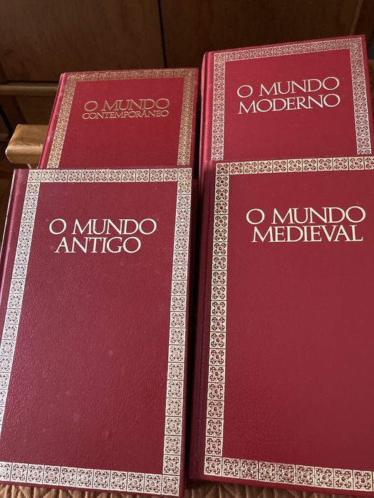 Livros de história , coleção composta por 4 volumes