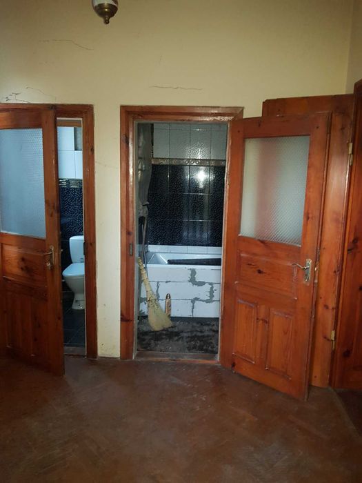 Житловий будинок та земельна ділянка 7,9 сот. м. Кам'янка-Бузька