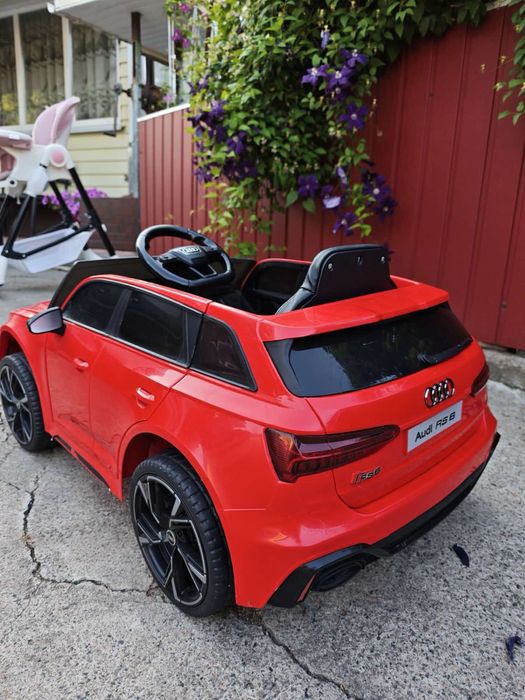 Дитячий електромобіль Audi RS6