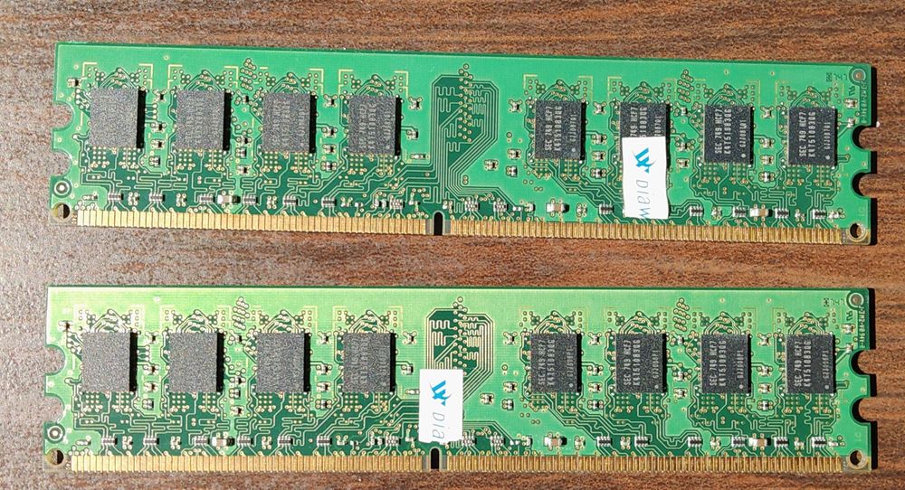 Оперативная память двухранговая Samsung DDR2 1GB PC2-6400U (2 планки)