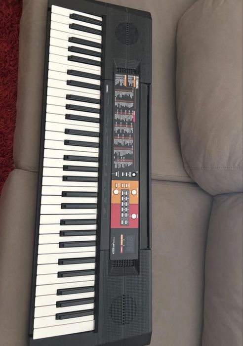 Piano Yamaha f51