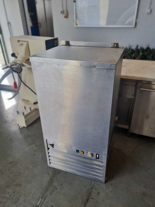 Refrigerador de água de Inox ; Batedeira