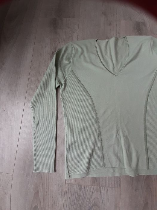 Sweter damski w szpic.