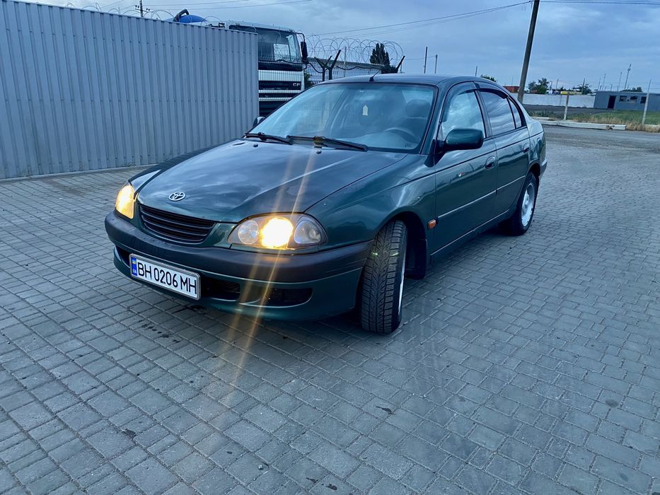 Toyota, Aventis 2.л бензин