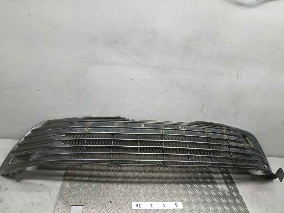 Toyota Camry V70 решітка радіатора