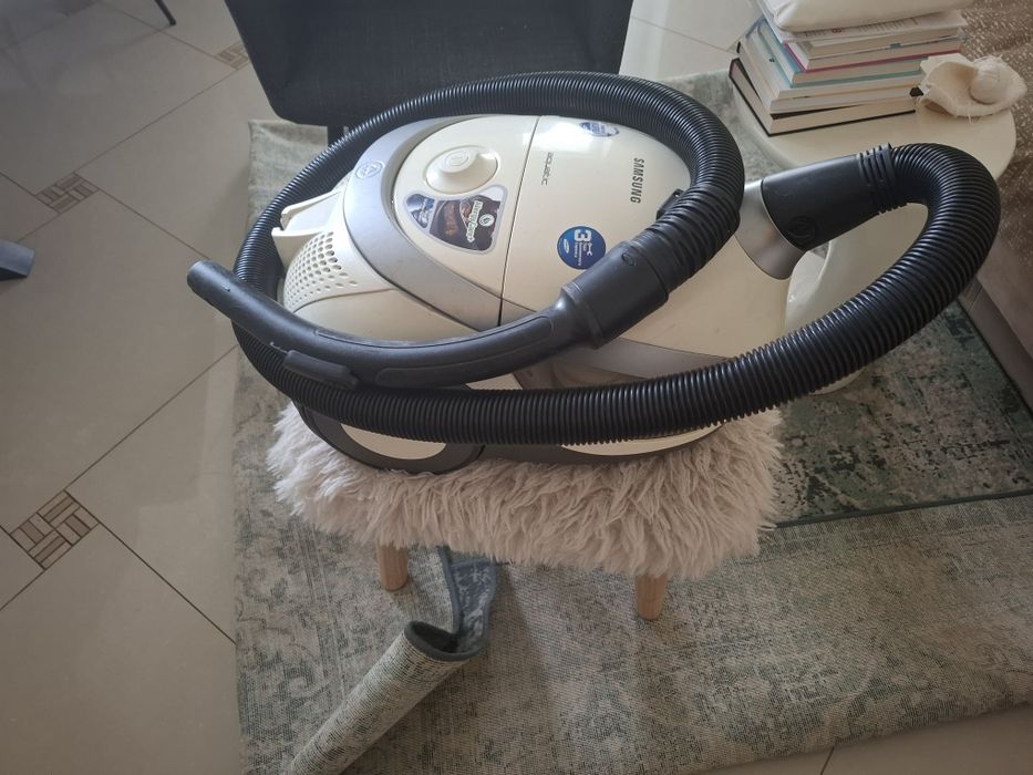 Пылесос без мешка SAMSUNG VCD 9420 S31 аквафильтр