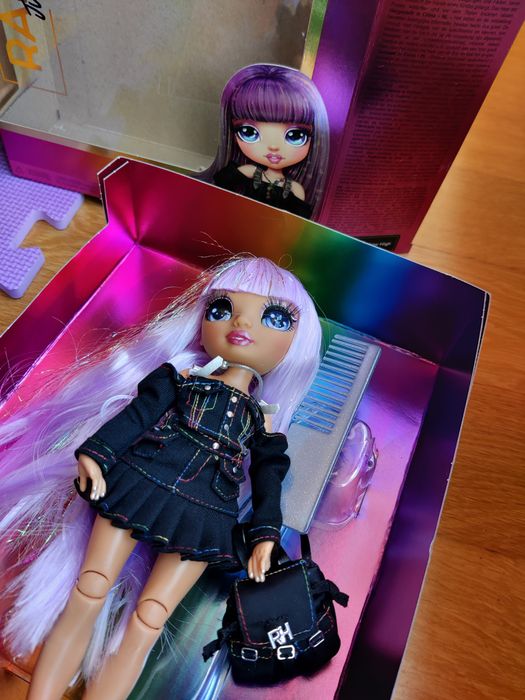 Boneca Rainbow High junior-special edition- Avery Styles nova em caixa