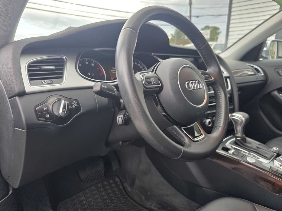 Audi A4      2015