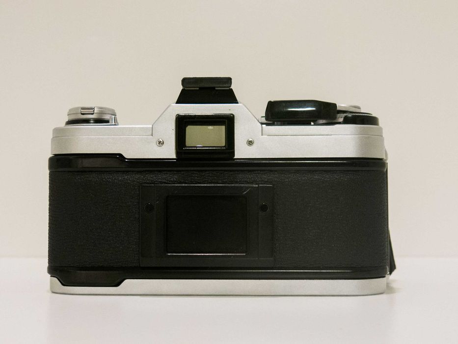 Câmara Analógica Canon AT-1 (AE-1)