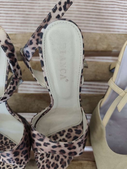 Sandalias e sapatos femininos