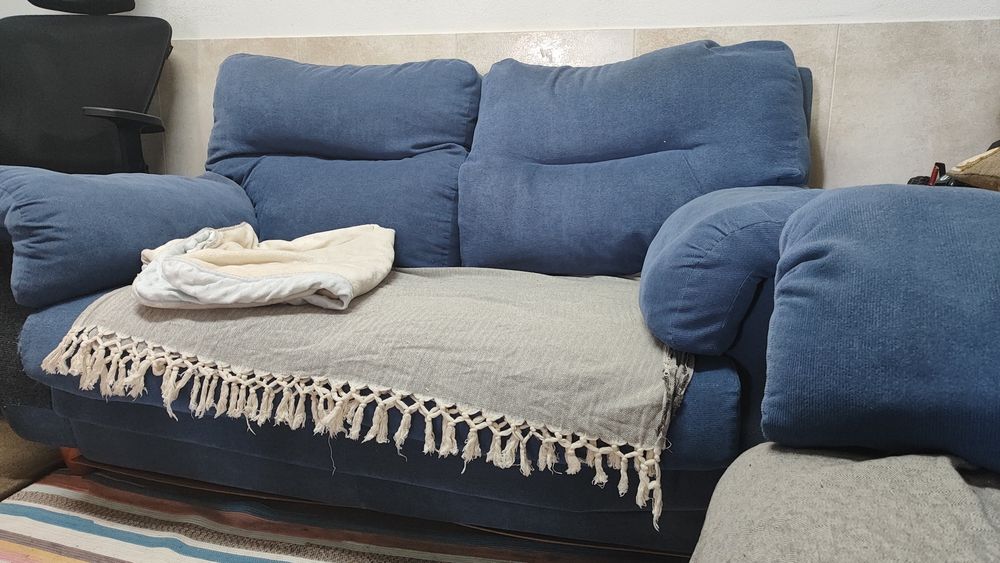 Conjunto de 2 sofás azuis muito confortáveis
