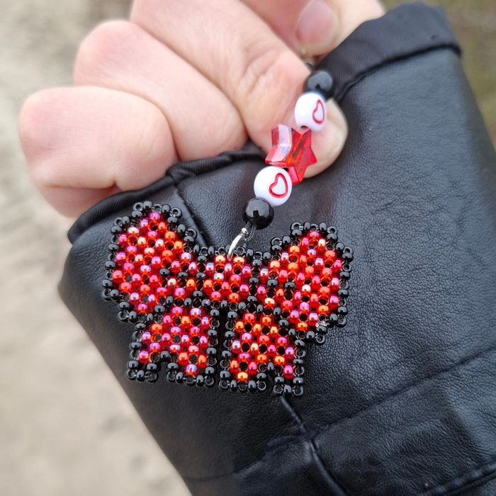 Брелок бантик з бісеру