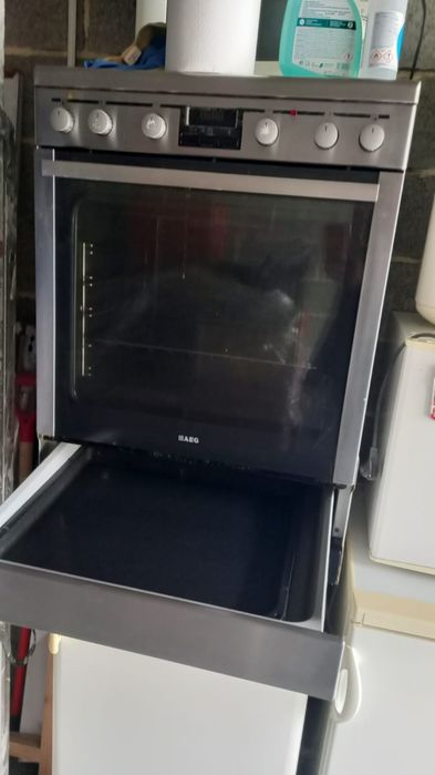 Fogão eléctrico com forno