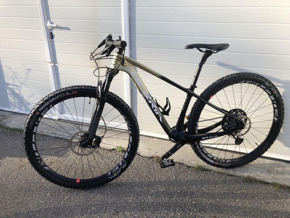 Bicicleta Berria bravo carbono BTT 29`