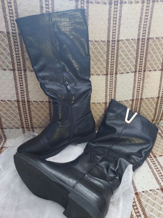 Fajne czarne kozaczki