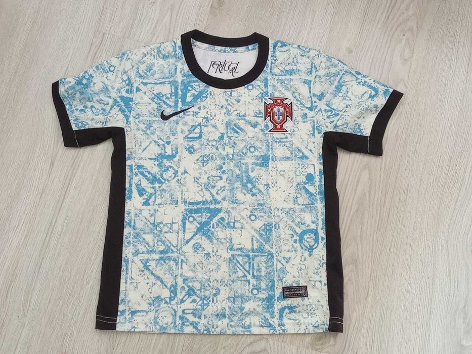 Equipamento de Portugal de criança