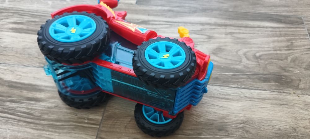 Super zings Monster Roller.