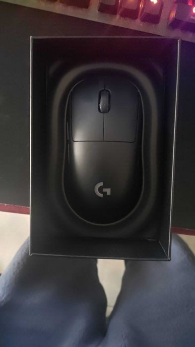 Logitech g pro wireless 1 versão(lado esquerdo falha algumas vezes)