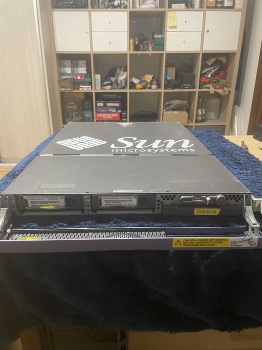 Sun Microsystems SunFire V210