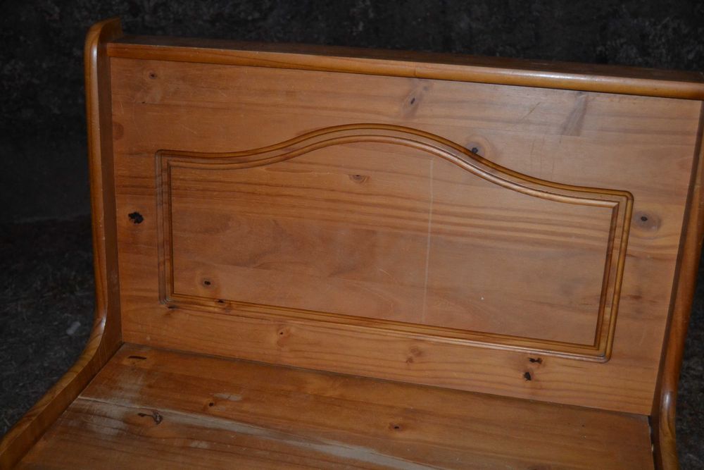 Banco largo de madeira