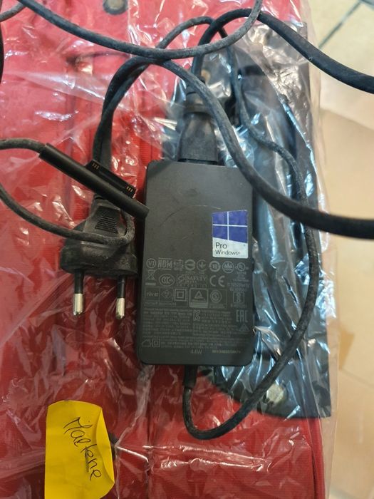 Adaptador para portátil, marca Microsoft, Surface Pro