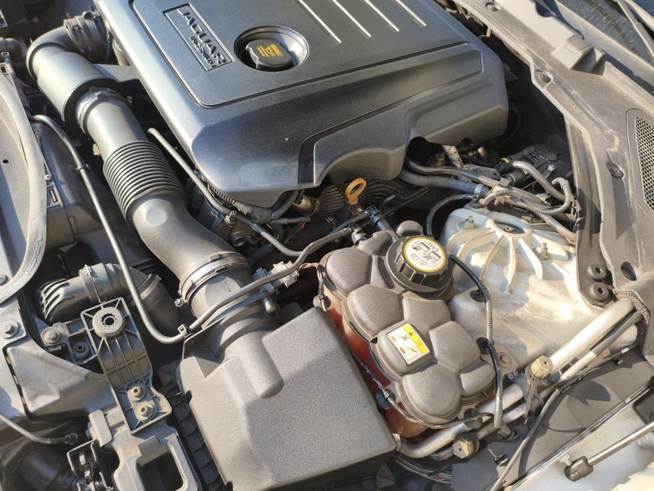 Jaguar XE R Sport 2015 - 153 mil km