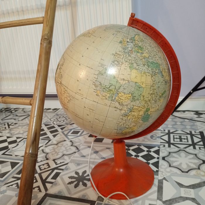 Historyczny globus z PRL-U -sprzed rozpadu ZSRR -średnica 100 cm.