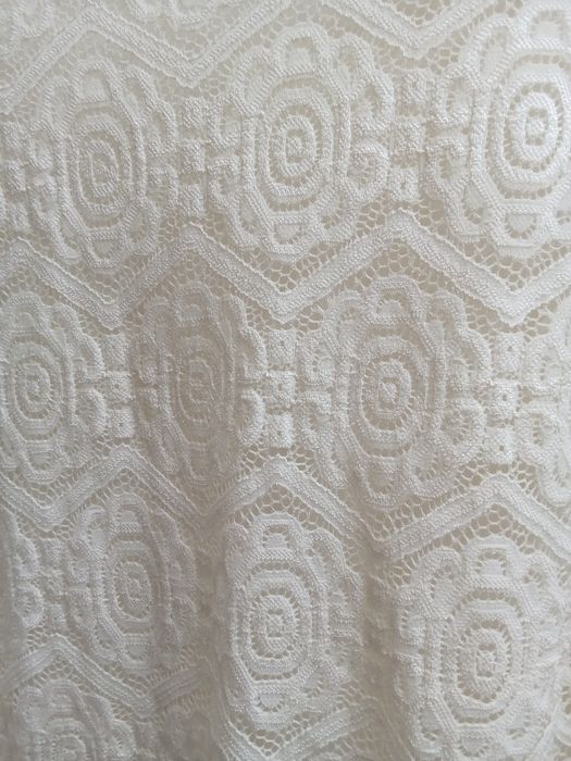 Blusa branca bordada - Tamanho 40